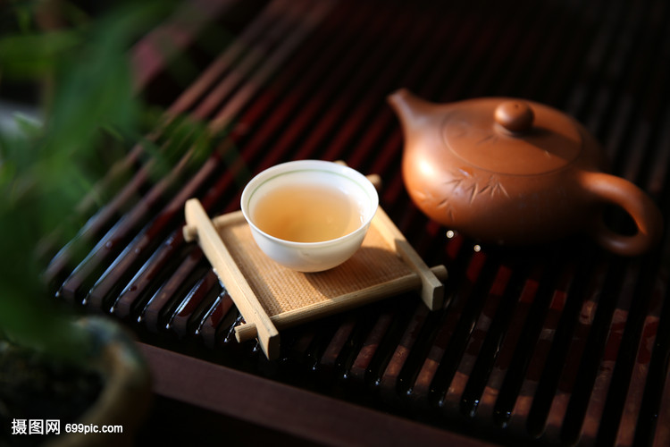 传统茶器茶具陶瓷与茶馆的文化魅力